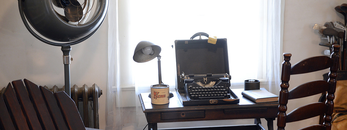 William Faulkners Schreibmaschine in seinem Haus Rowan Oak in Oxford