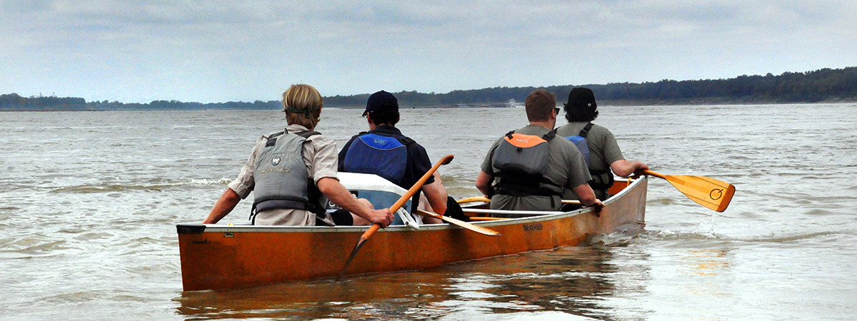Ein Kanu der Quapaw Canoe Company aus Clarksdale