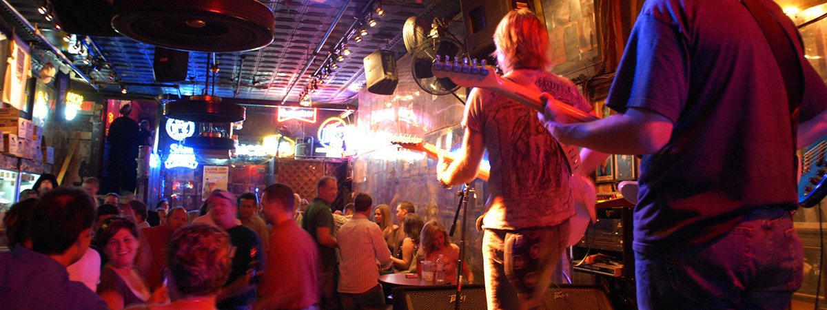 Live-Band im Honky Tonk Tootsie's Orchid Lounge am Lower Broadway in Nashville