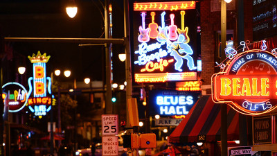 Die Unterhaltungsmeile Beale Street in Memphis  – provided by Tennessee Tourism